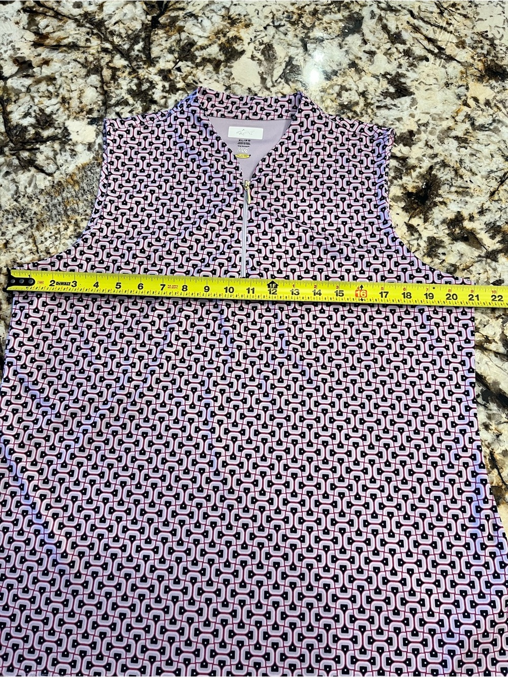 Greg Norman ML75 Sleeveless Golf Polo XL Pink Geometric Mock Neck Quarter Zip - Picture 6 of 6